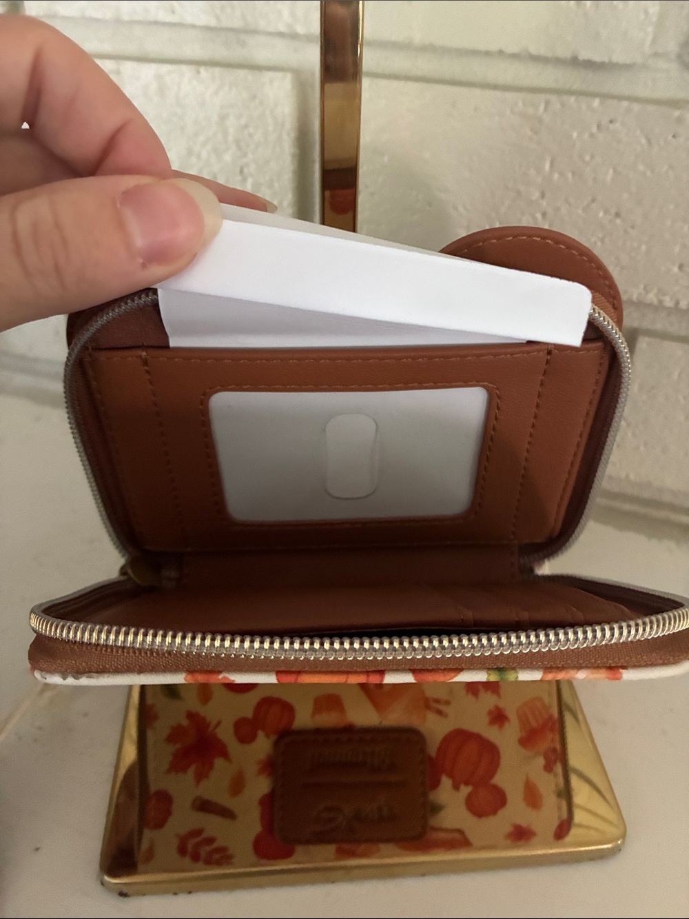 Loungefly Disney Fall Pumpkin Zip Wallet - Retired Print - Picture 6 of 7